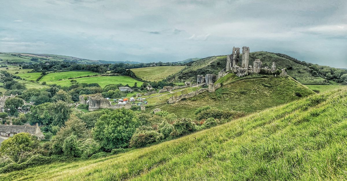 The Purbeck Ridgeway Walk - Corfe Castle To Coast - The Flamingo Hiker