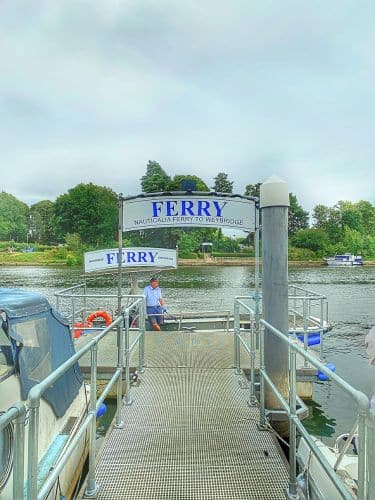 Chertsey to Addlestone Thames Path Walk - Guide & Map - The Flamingo Hiker